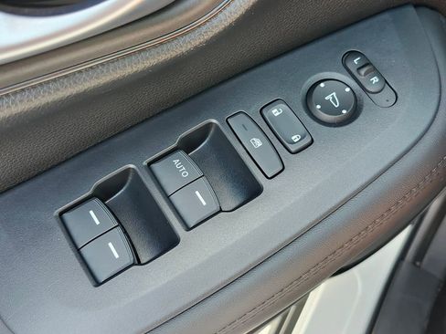 New 2026 Honda HR-V LX image 28