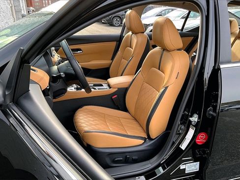 Certified 2025 Nissan Sentra SV w/ SV Premium Package image 18