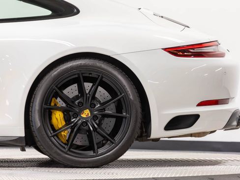 Used 2019 Porsche 911 Carrera GTS RWD image 10