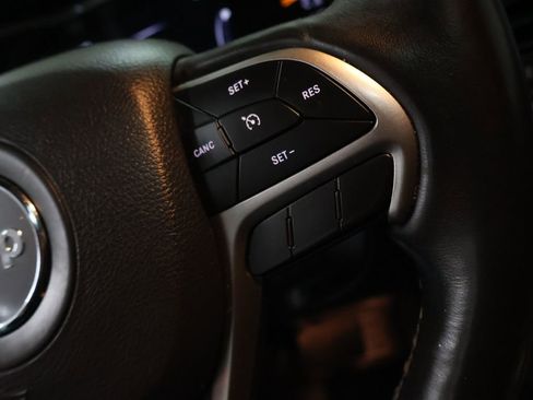 Used 2019 Jeep Grand Cherokee Overland AWD/4WD image 20