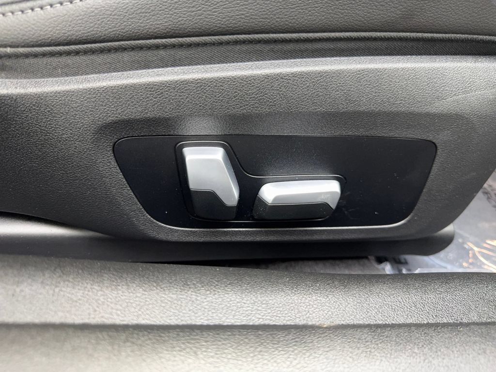 Used 2022 BMW 430i Coupe w/ Convenience Package RWD image 41