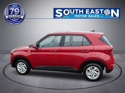 Used 2021 Hyundai Venue SE FWD image 8