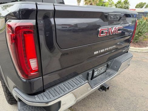 Used 2022 GMC Sierra 1500 SLT w/ SLT Premium Plus Package RWD image 9