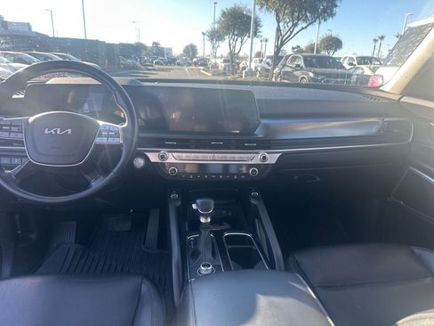 Certified 2023 Kia Telluride S image 4