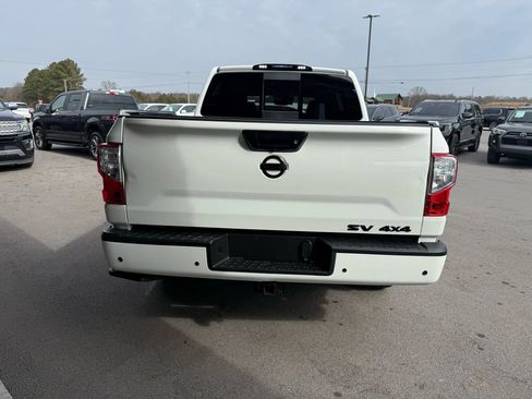 Used 2021 Nissan Titan SV w/ SV Convenience Package image 5