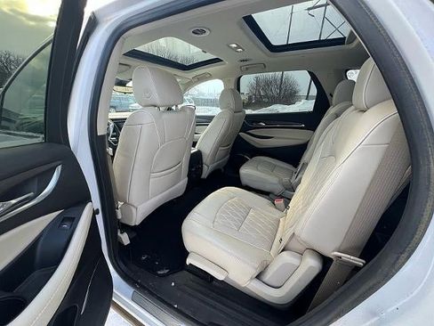 Used 2023 Buick Enclave Avenir image 3