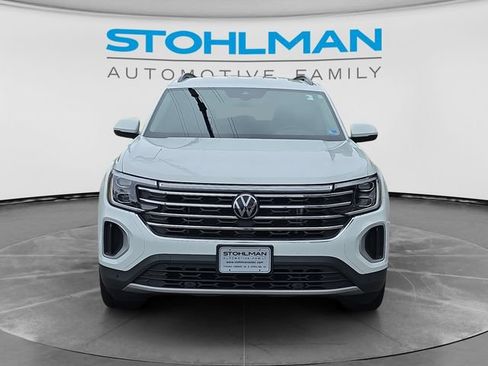 Certified 2024 Volkswagen Atlas SE w/ Black Wheel Package AWD/4WD image 2