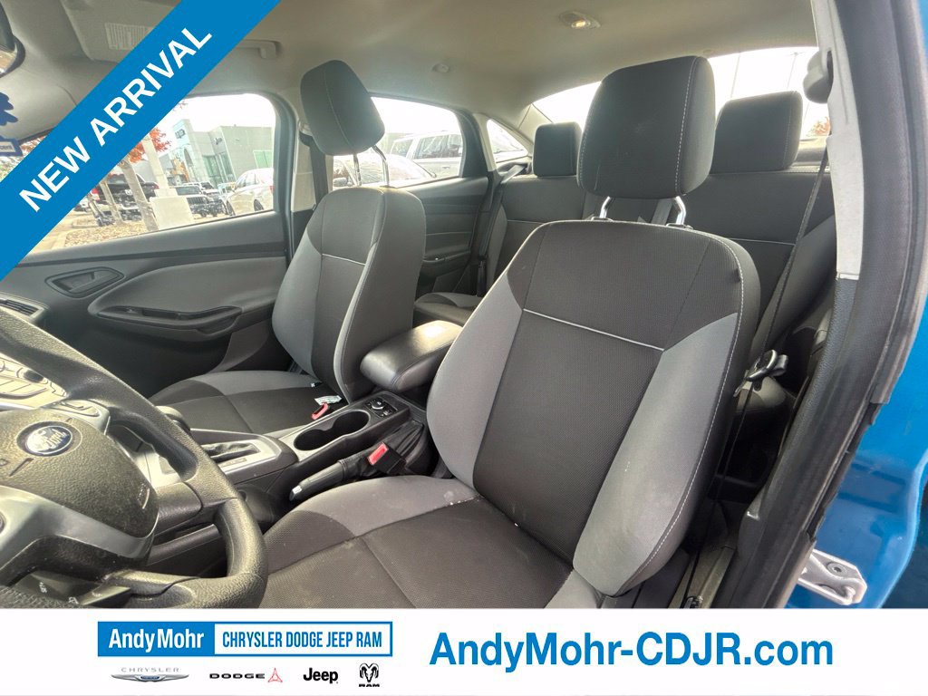 Used 2012 Ford Focus SE w/ SE Winter Pkg FWD image 10