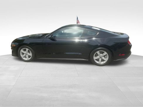 Used 2020 Ford Mustang Coupe RWD image 8