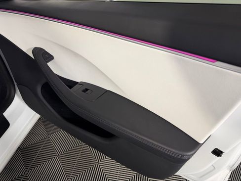 Used 2025 Tesla Model 3 Long Range image 34