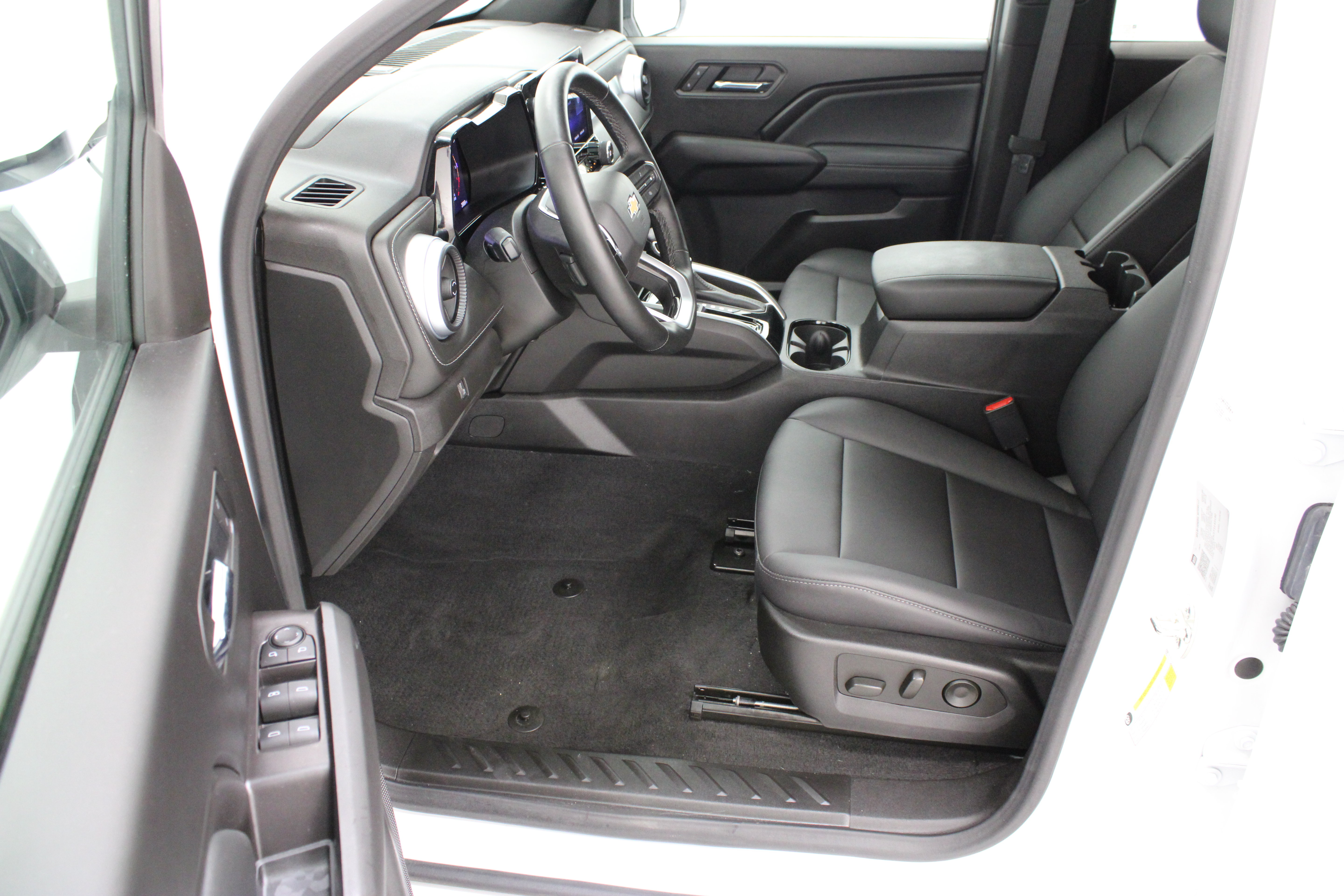 Used 2026 Chevrolet Colorado LT w/ LT Convenience Package RWD image 13