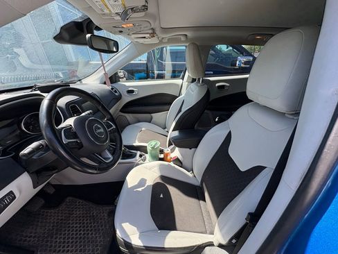 Used 2020 Jeep Compass Latitude AWD/4WD image 5