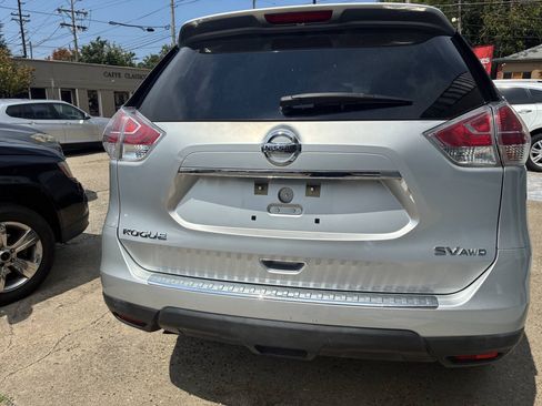 Used 2015 Nissan Rogue SV AWD/4WD image 3