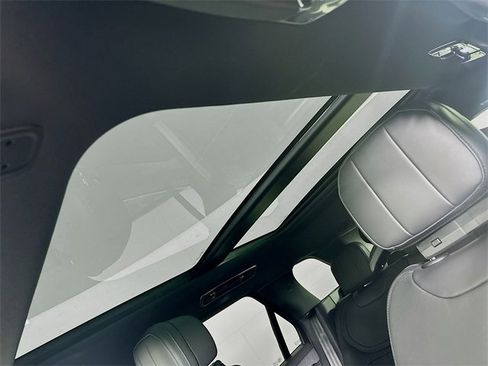 New 2025 Land Rover Range Rover Sport SE image 14