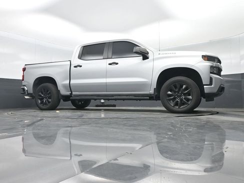 Used 2020 Chevrolet Silverado 1500 Custom w/ Custom Value Package image 32