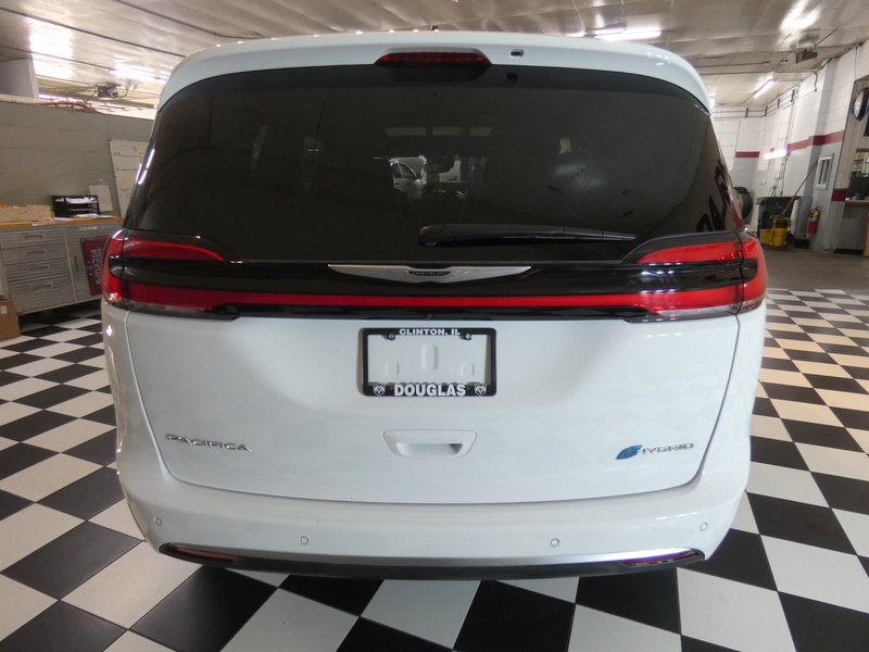 Used 2025 Chrysler Pacifica Pinnacle FWD image 5
