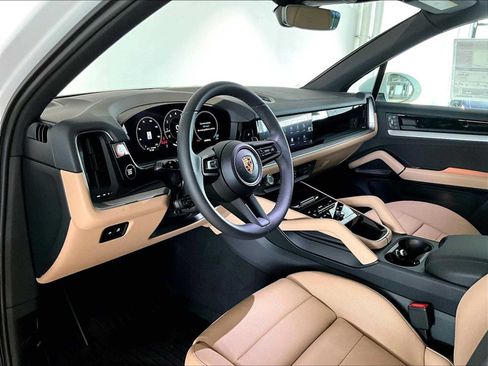 New 2026 Porsche Cayenne AWD/4WD image 4