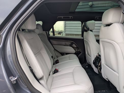 Certified 2025 Land Rover Range Rover Sport SE image 29