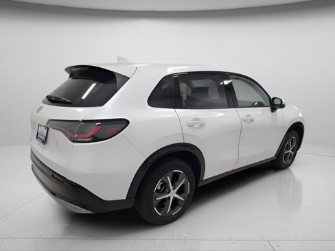 Used 2023 Honda HR-V EX-L image 12