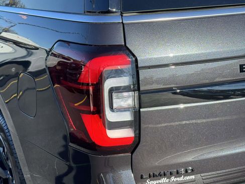 Used 2024 Ford Expedition Max Limited image 9
