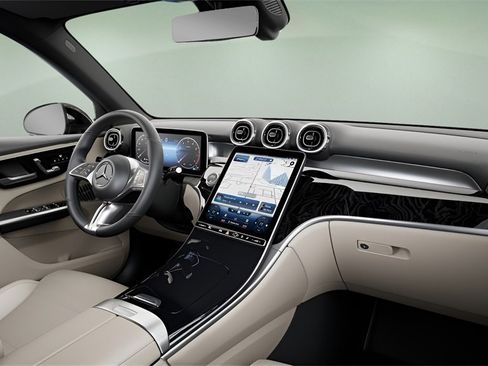 Used 2025 Mercedes-Benz GLC 300 GLC 300 image 37