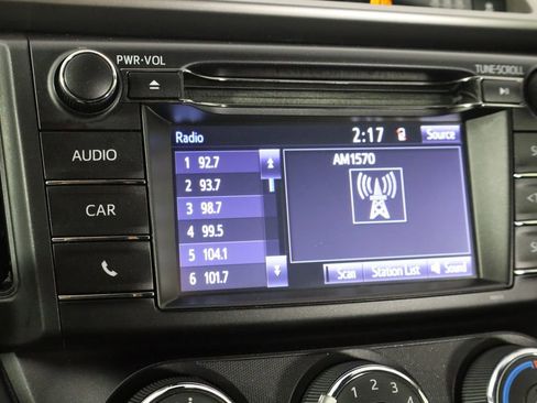 Used 2017 Toyota RAV4 LE image 28