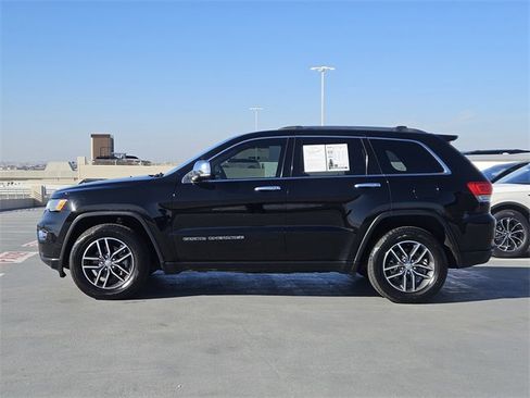 Used 2018 Jeep Grand Cherokee Limited image 4
