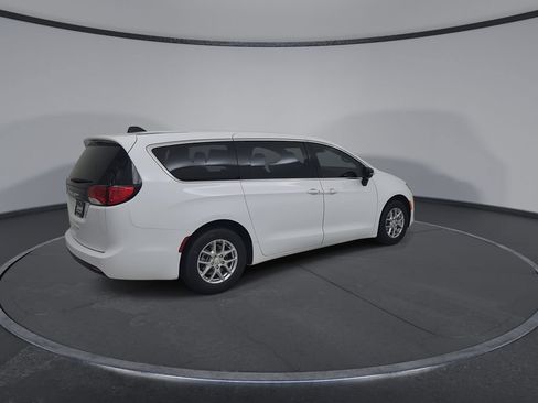 New 2027 Chrysler Pacifica LX FWD image 15