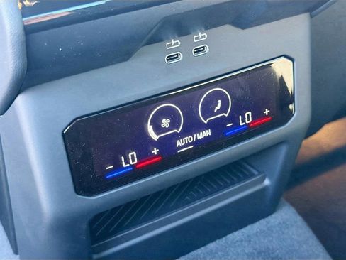 New 2026 BMW 530i xDrive w/ Premium Package AWD/4WD image 21