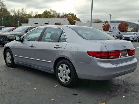 Used 2005 Honda Accord LX image 10