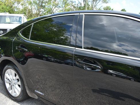 Used 2014 Lexus ES 300h w/ Premium Package w/Bamboo Trim FWD image 34