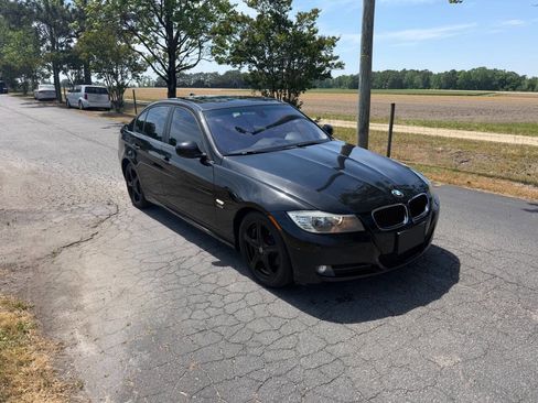 Used 2011 BMW 328i xDrive Sedan image 3