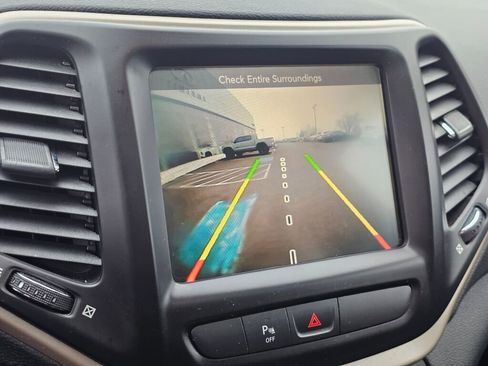 Used 2016 Jeep Cherokee Limited w/ Trailer Tow Group image 40