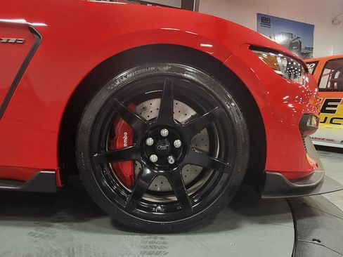 Used 2017 Ford Mustang Shelby GT350R w/ GT350R Equipment Group 920A image 8