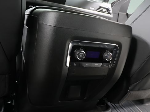Used 2026 Chevrolet Suburban High Country AWD/4WD image 26