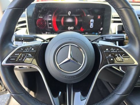 Used 2025 Mercedes-Benz E 350 4MATIC Sedan image 33