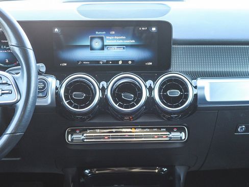 Used 2022 Mercedes-Benz GLB 250 image 14