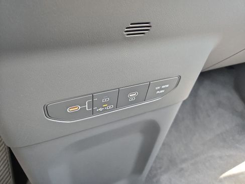 Certified 2026 Kia EV9 Light RWD image 28