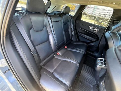 Certified 2023 Volvo XC60 B5 Ultimate image 36