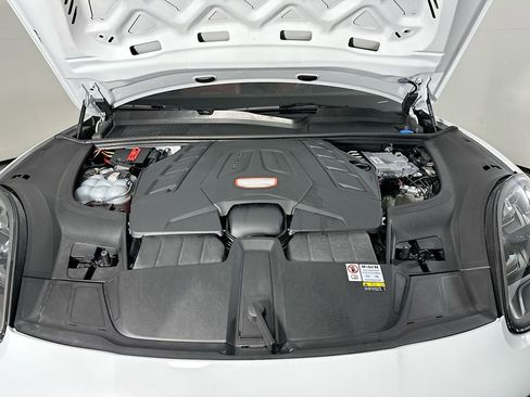 Used 2023 Porsche Cayenne Turbo image 33
