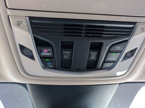 Used 2024 Acura MDX SH-AWD w/ Technology Package image 28