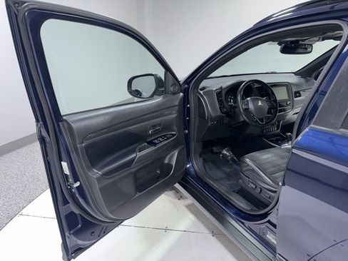 Used 2020 Mitsubishi Outlander SE image 9