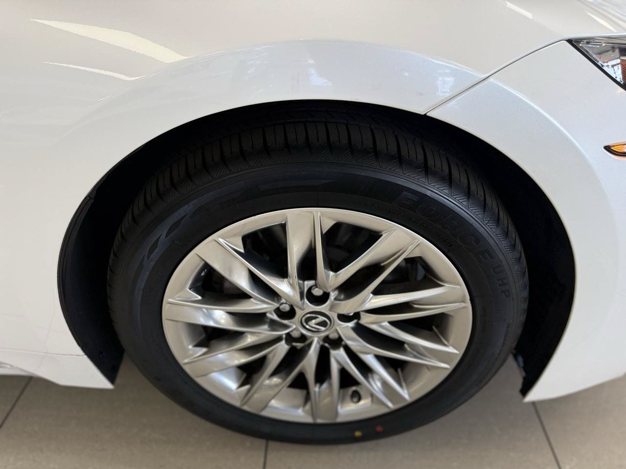 Used 2018 Lexus LS 500 w/ Accessory Package (Z2) RWD image 34