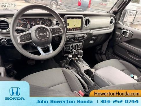 Used 2023 Jeep Wrangler Unlimited Sahara AWD/4WD image 12