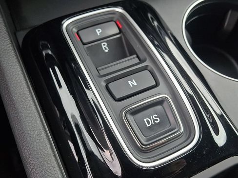 Used 2023 Honda Pilot LX image 15