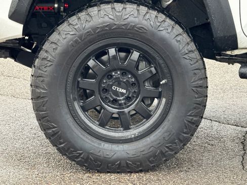 Used 2020 Toyota Tacoma TRD Off-Road image 26