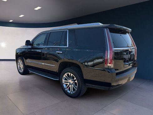 Used 2017 Cadillac Escalade 2WD image 3