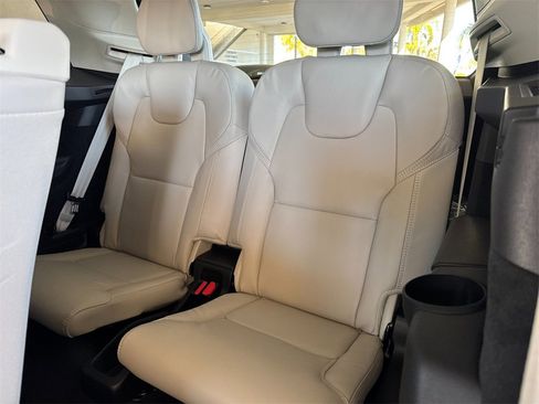 New 2026 Volvo XC90 T8 Ultra image 14