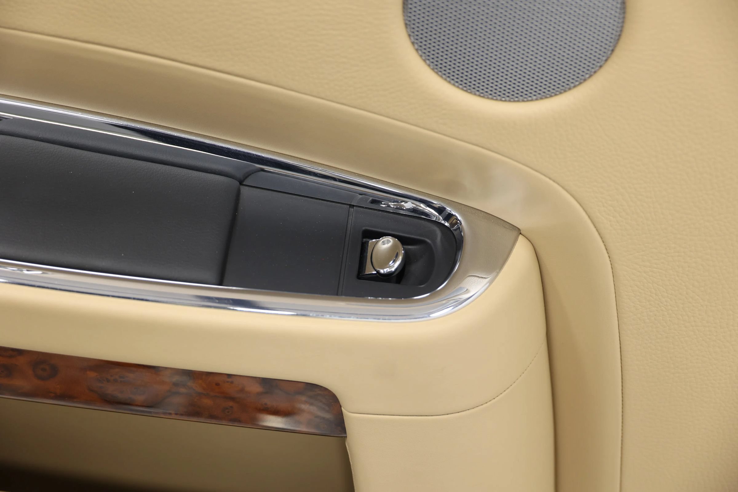 Used 2015 Rolls-Royce Ghost RWD image 53