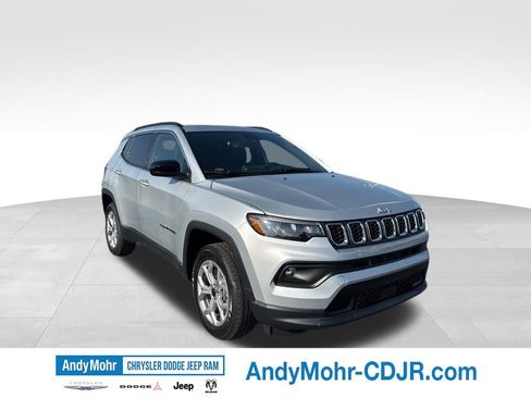 New 2025 Jeep Compass Latitude w/ Sun & Sound Group AWD/4WD image 1